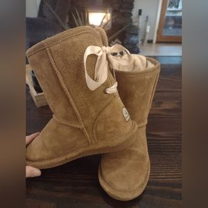 BearPaw ribbon boots size 3